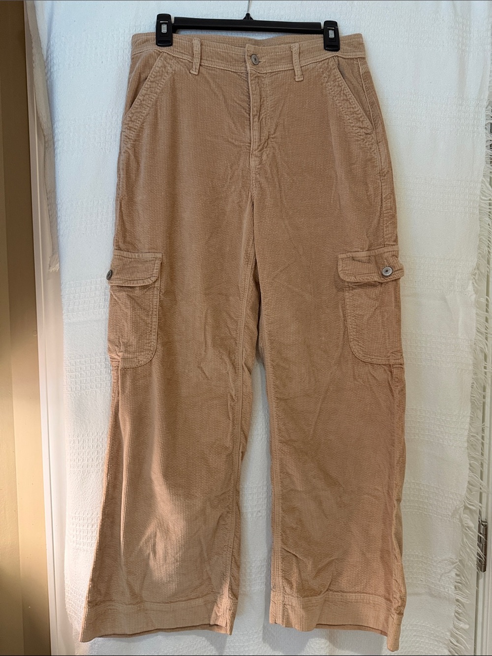American Eagle Outfitters Women's Corduroy Cargo Pants in Tan